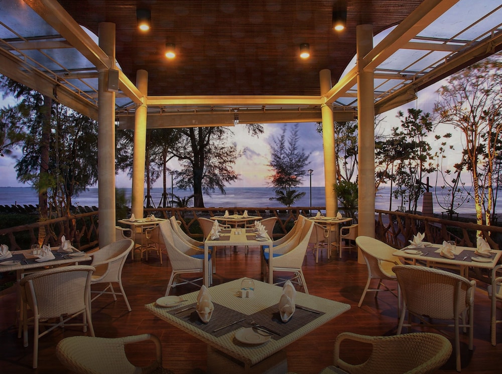 Graceland Khaolak Beach Resort