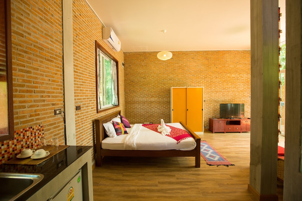 Nan De Panna Riverside Homestay