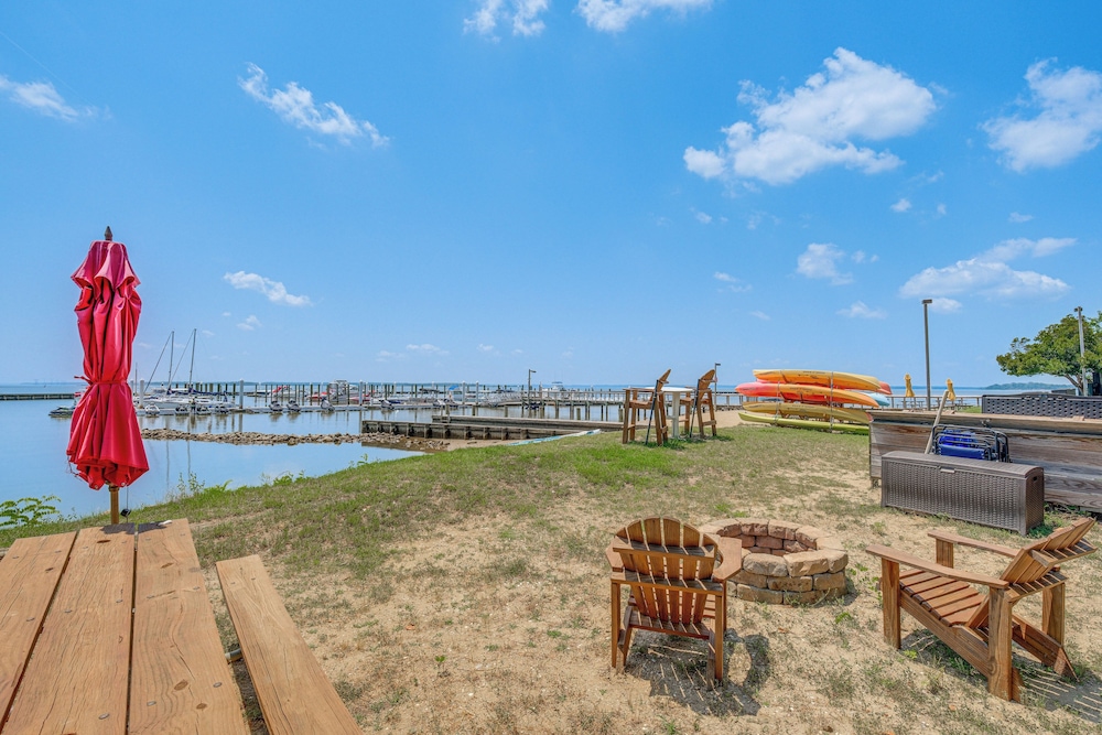 Resort Condo w/ Marina Access in Williamsburg!