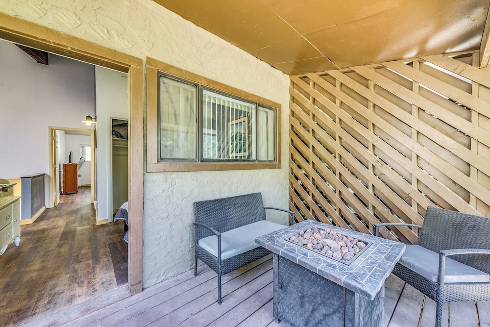 Relaxing Ruidoso Retreat: Walk to Midtown! view 4