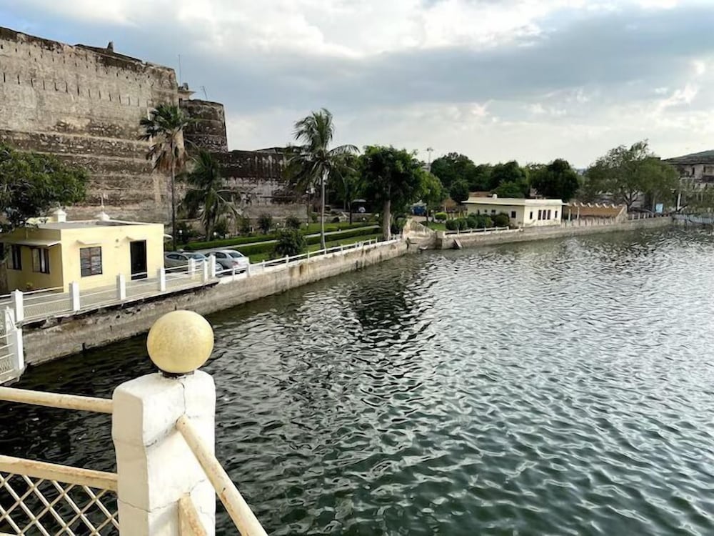 Phool Mahal Palace