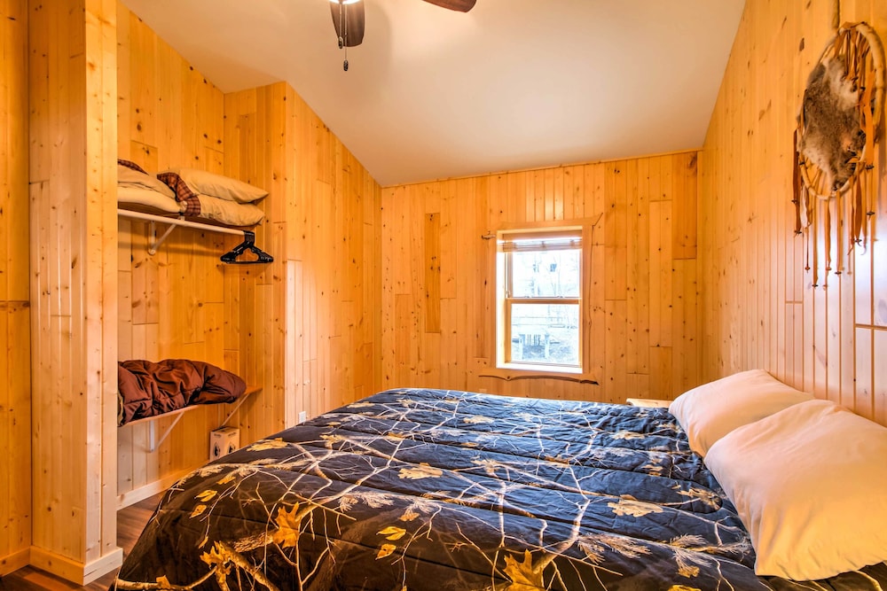 Cabin Near River - Treehouse Masters Stayed Here! view 3