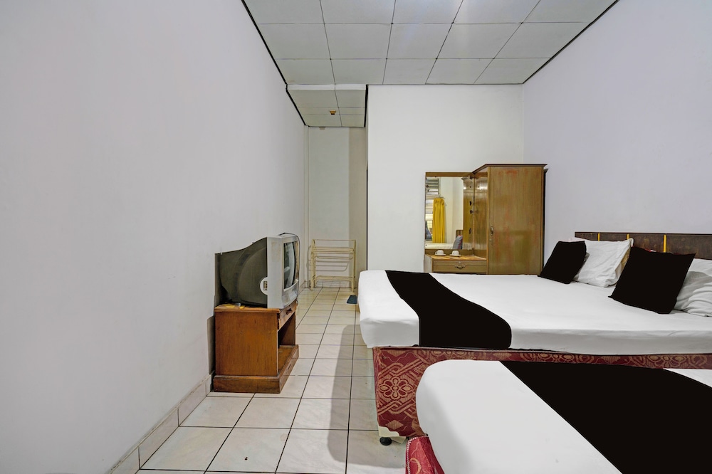 OYO 94802 Hotel Prima