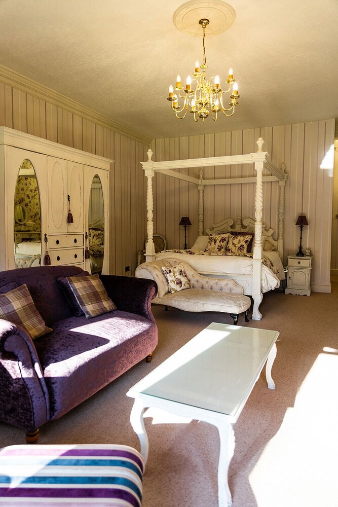 KATESHILL HOUSE