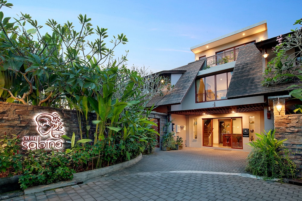 Hotel Puri Sabina Bed & Breakfast - Image 1