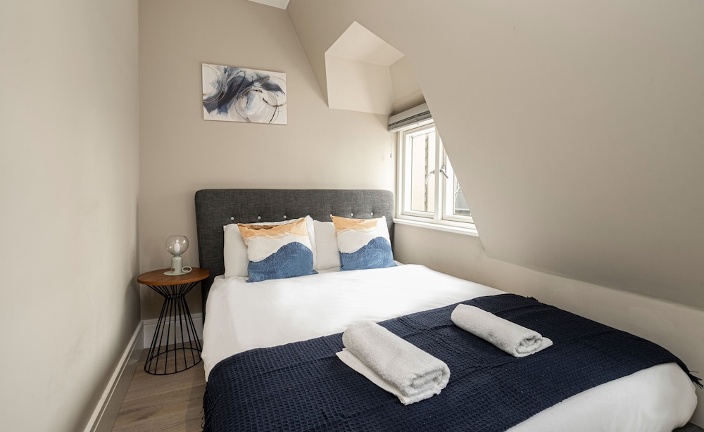 Superb Apartments opp Edgware Rd Station