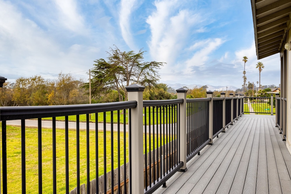 Mendel Manor by Avantstay Walk to Beach Large Deck Patio