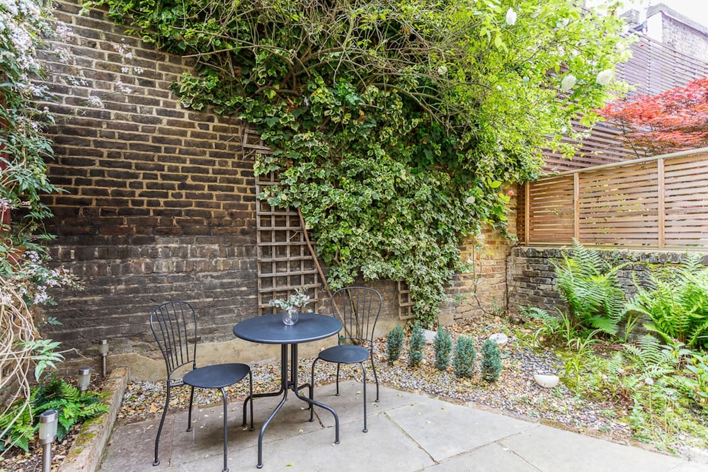 outdoor bbq area