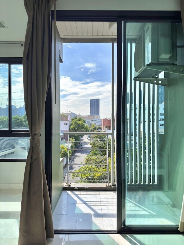Peaberry Place