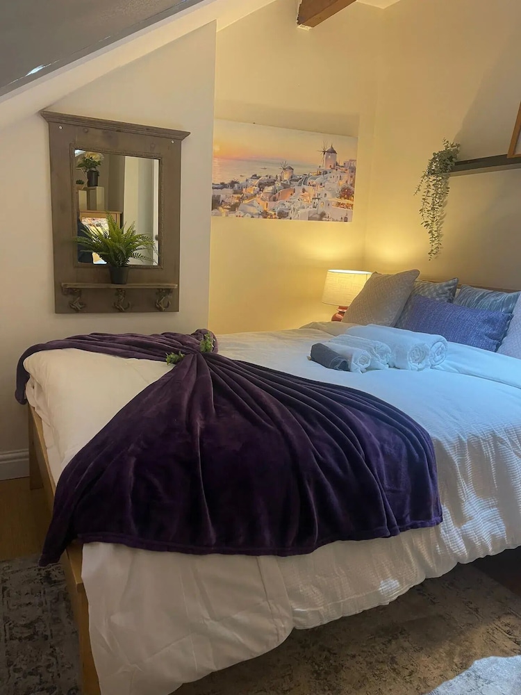 Beautiful 4 Bed House in Sheffield view 4
