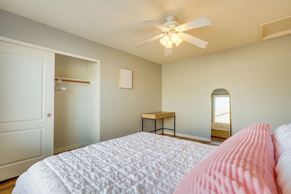 3 Mi to Granite Reef: Spacious Retreat w/ Pool
