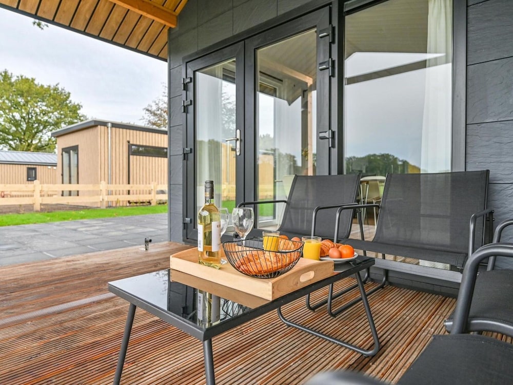 Chalet in Dutch Park With Garden and Terrace