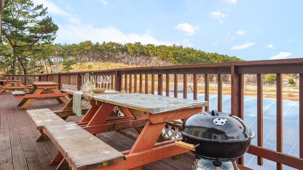 Taean Vintage House Pet-friendly Pension