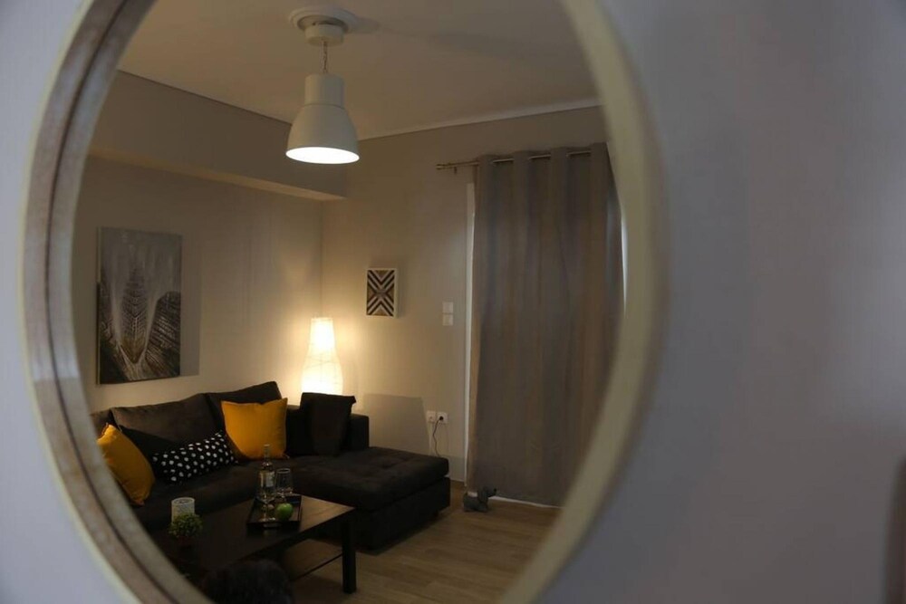 Penthouse lux Flat With 2 bd Next to Larissis
