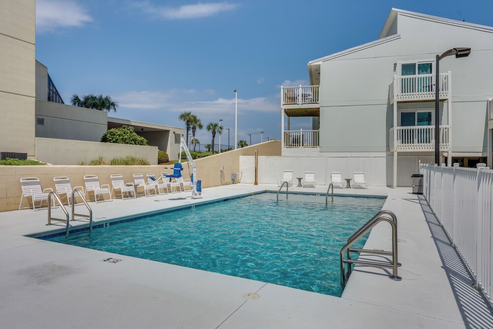 Walk to Orange Beach: Family Condo w/ Patio