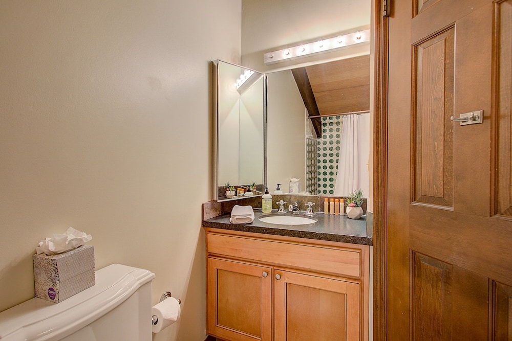 Quittin Time Townhouse Peaceful Mountain Ski-in-ski-out Retreat Close to Town
