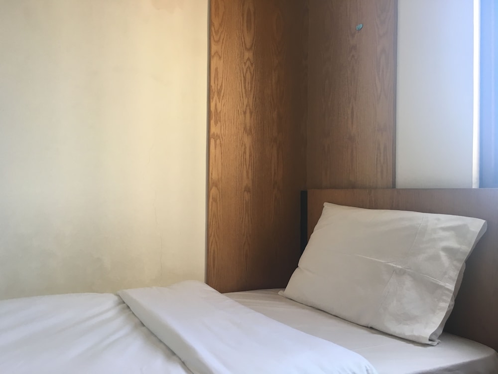 Cozy 2BR Apartment At Majesty Near Maranatha University view 4