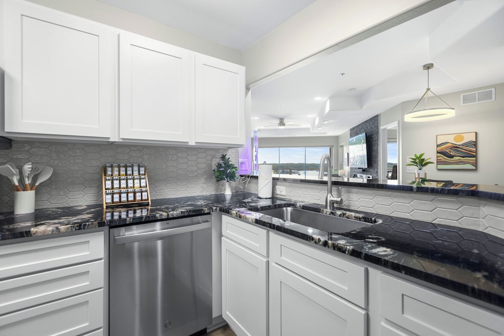 Emerald Bay Oasis Sleeps 6!