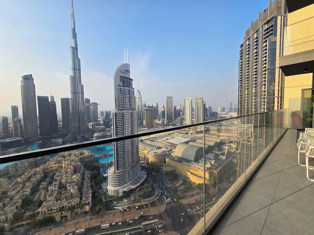 Royale Highend Burj and Fountain View