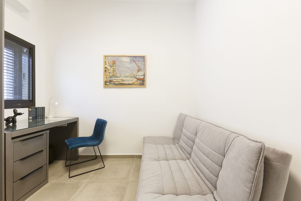AirTLV - Nes Tziona Luxury By The Sea view 5