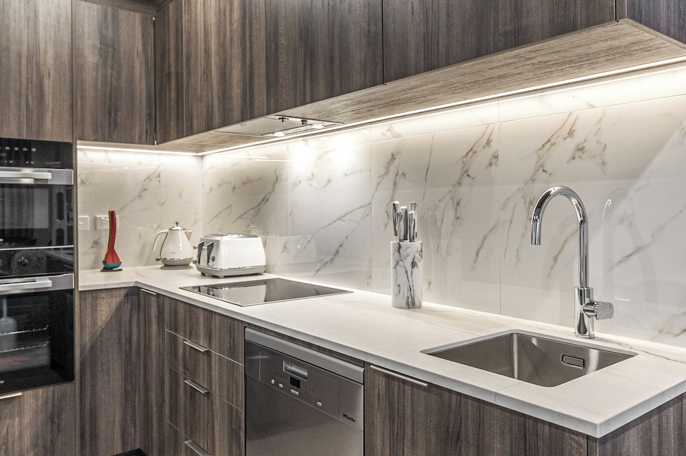 Modern 2BR Penthouse for Families by Zodiak Stays