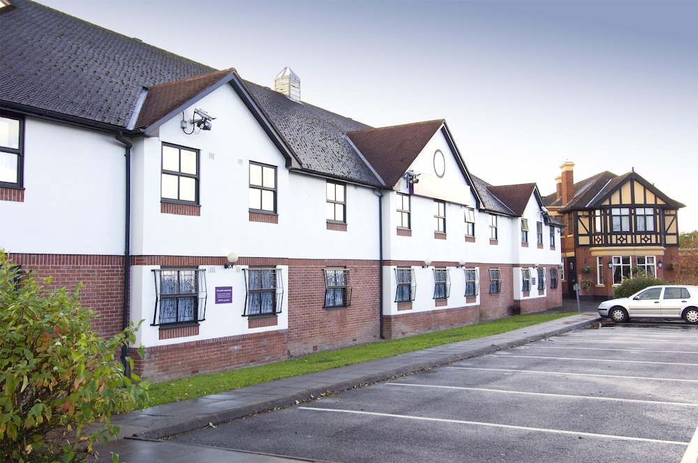 Premier Inn Manchester Airport Heald Green 2