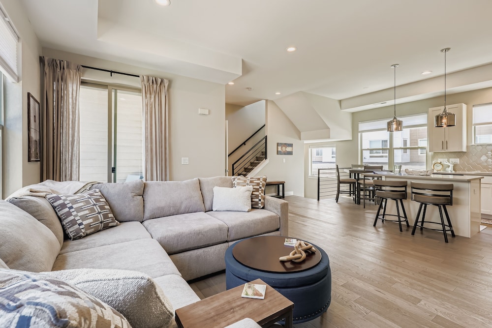 Lazy Rocky Retreat 2 Bedroom Home