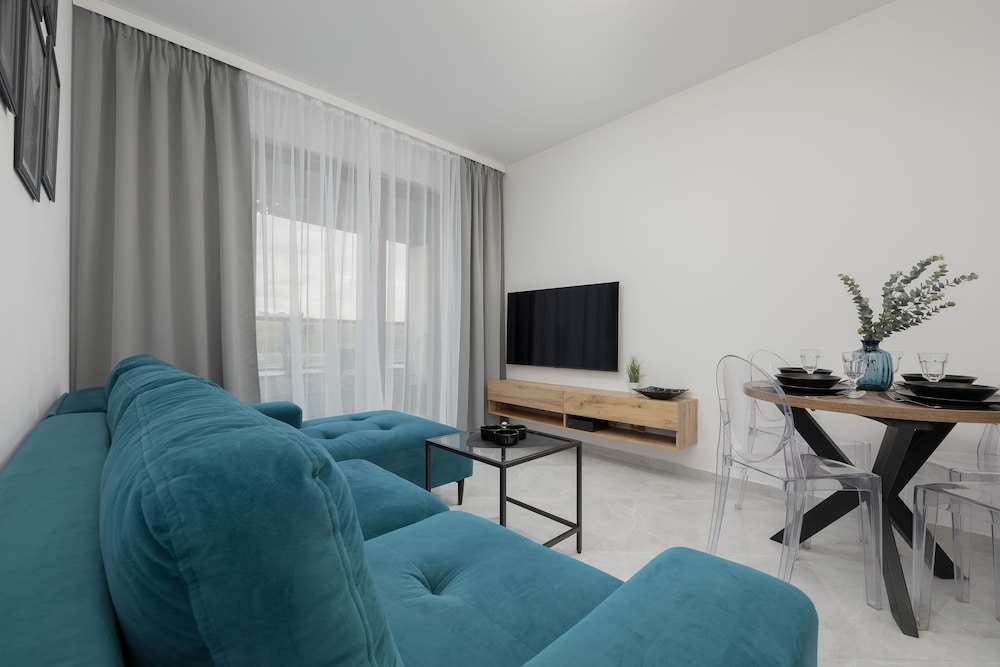 Cosy Apartment With Parking by Renters view 5
