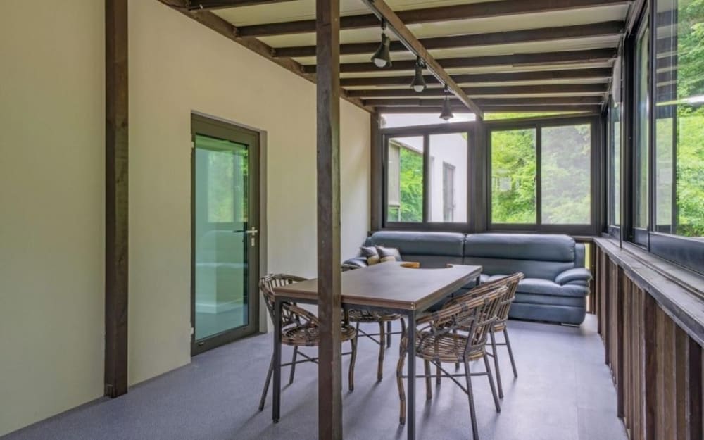 Yangpyeong Uno House Pool Villa view 3
