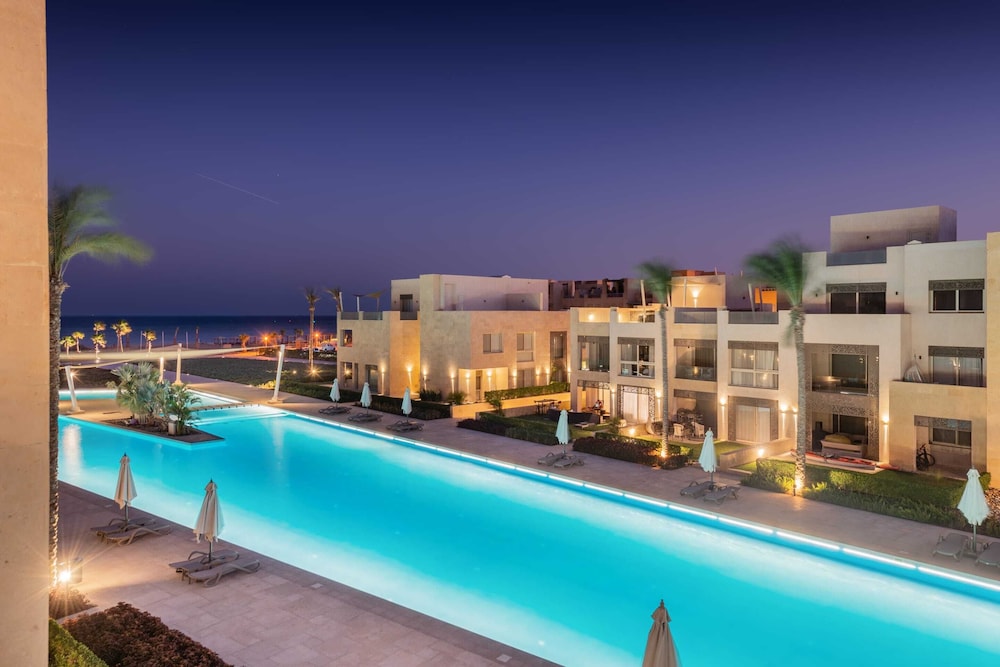 Xuru Stays I Homestyle 3BR Penthouse Pool & Beach View