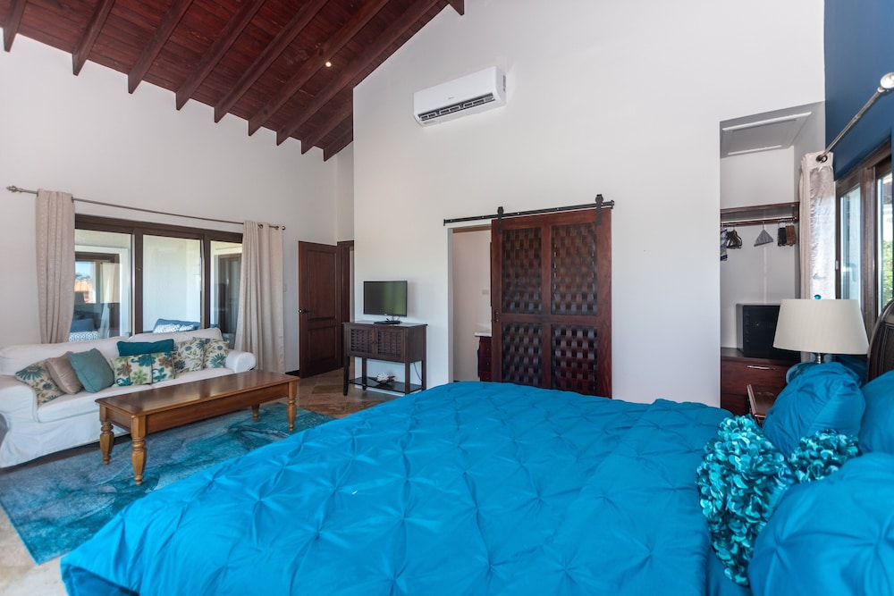 Pristine Bay 1005- Villa Loce 4 Bedroom Home