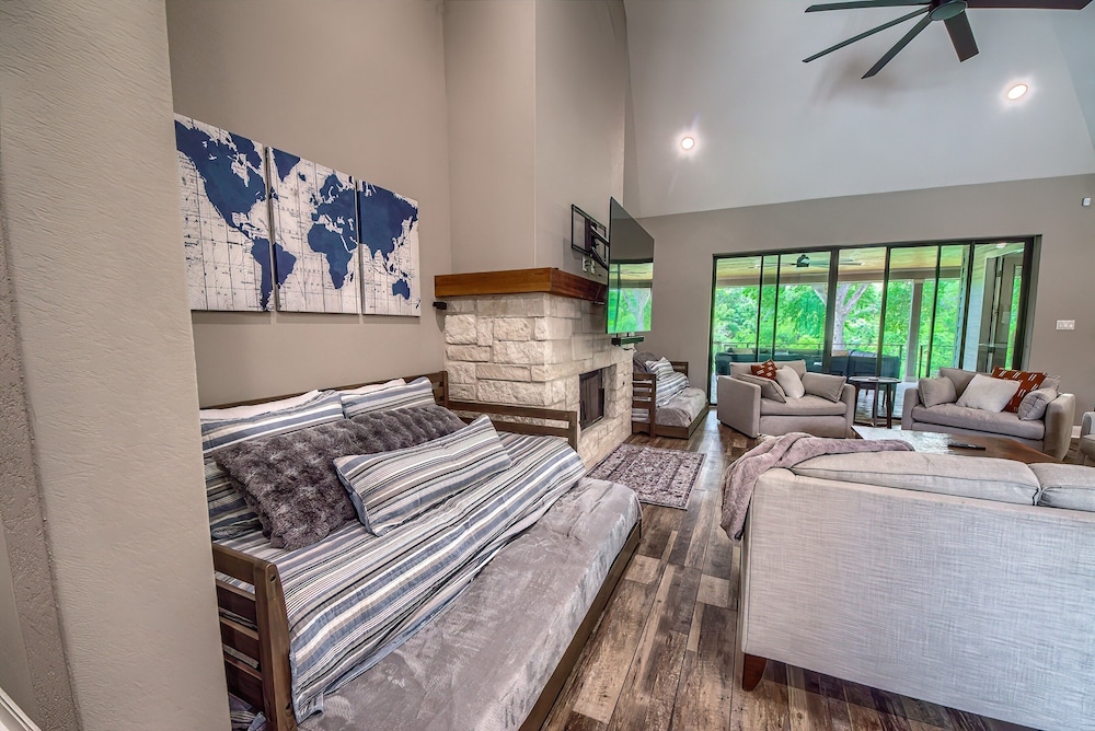 Cl 970 Water You Waiting For? 4 Bedroom Home