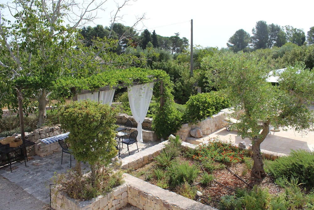 Ostuni Trullo Fiabesco con Piscina view 5