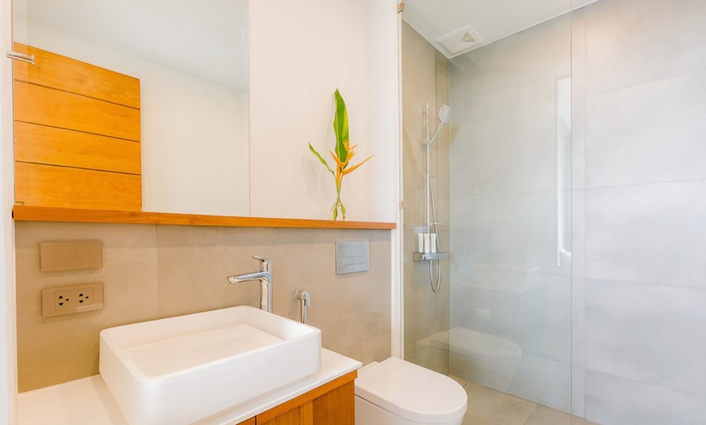 Yamu Hills Panoramic Ocean View 6 Bed Luxury Vila