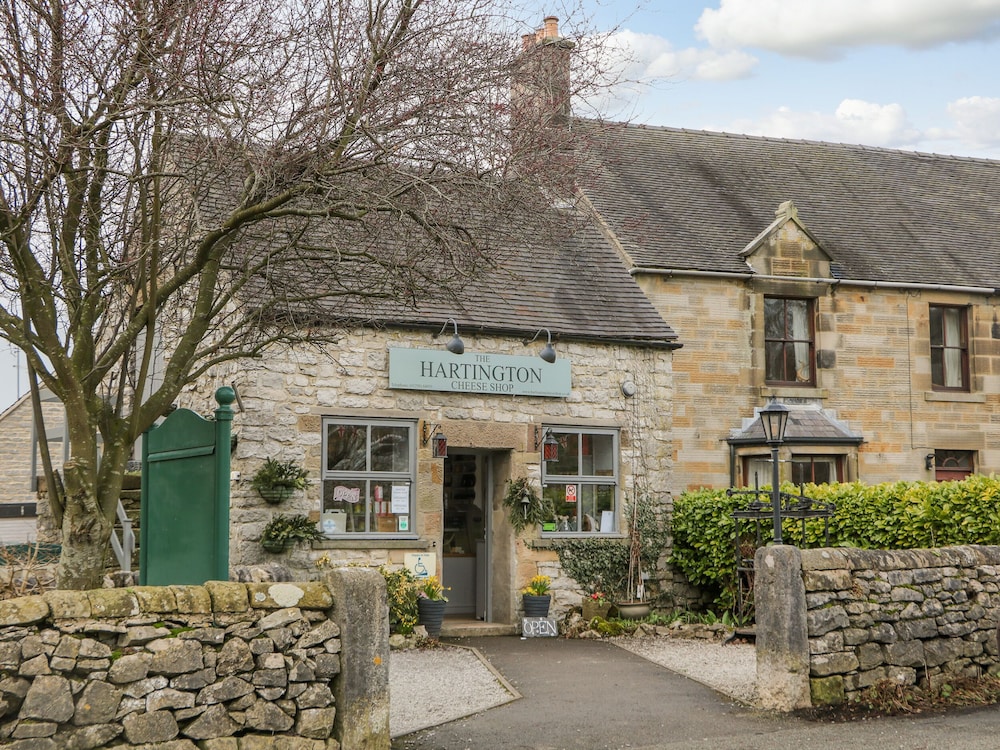 Dove Meadows House