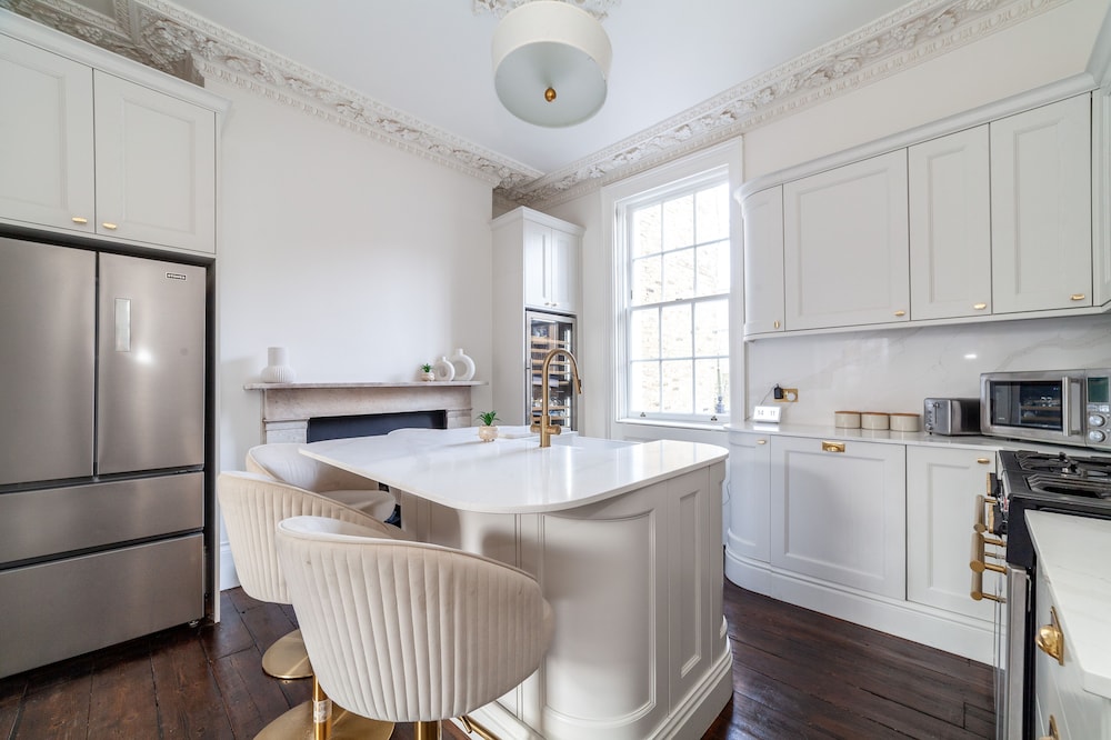 Modern & Stylish House in Deptford