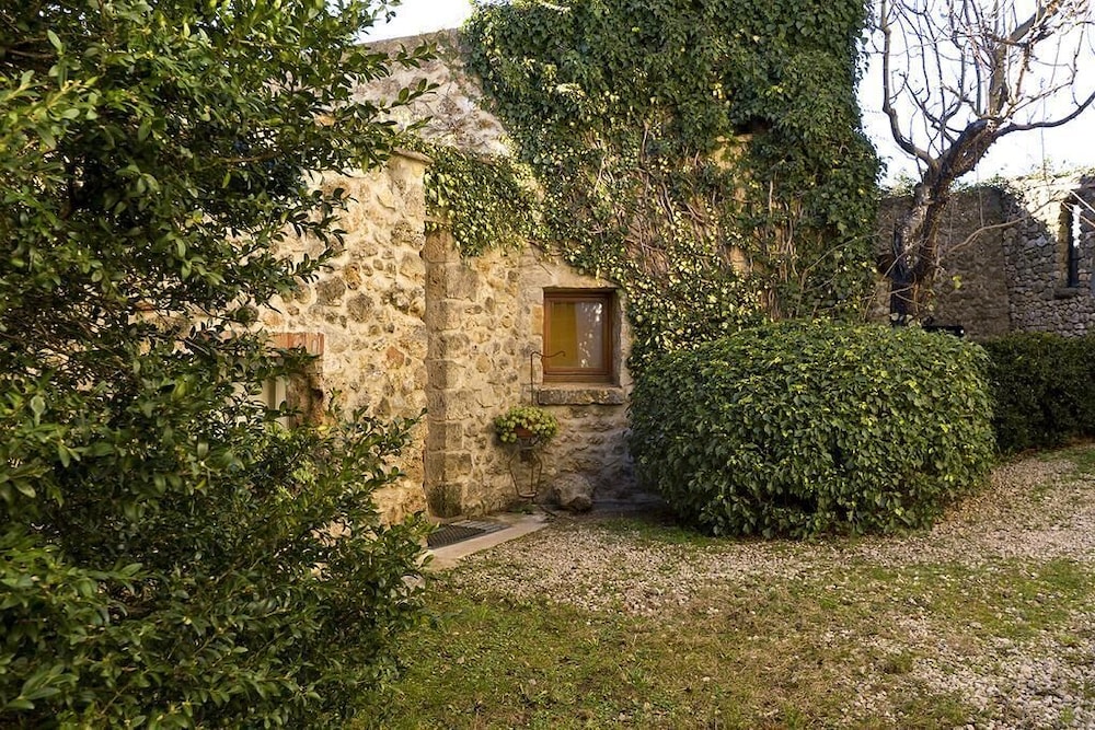 Domaine de Beauveset view 2