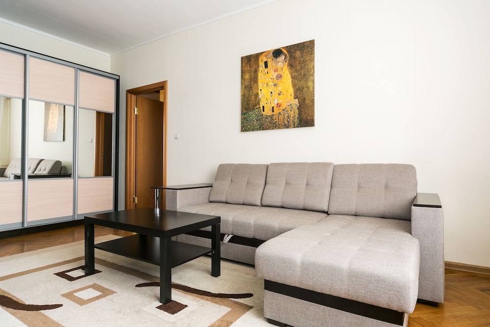 MaxRealty24 Chernyakhovskogo 3
