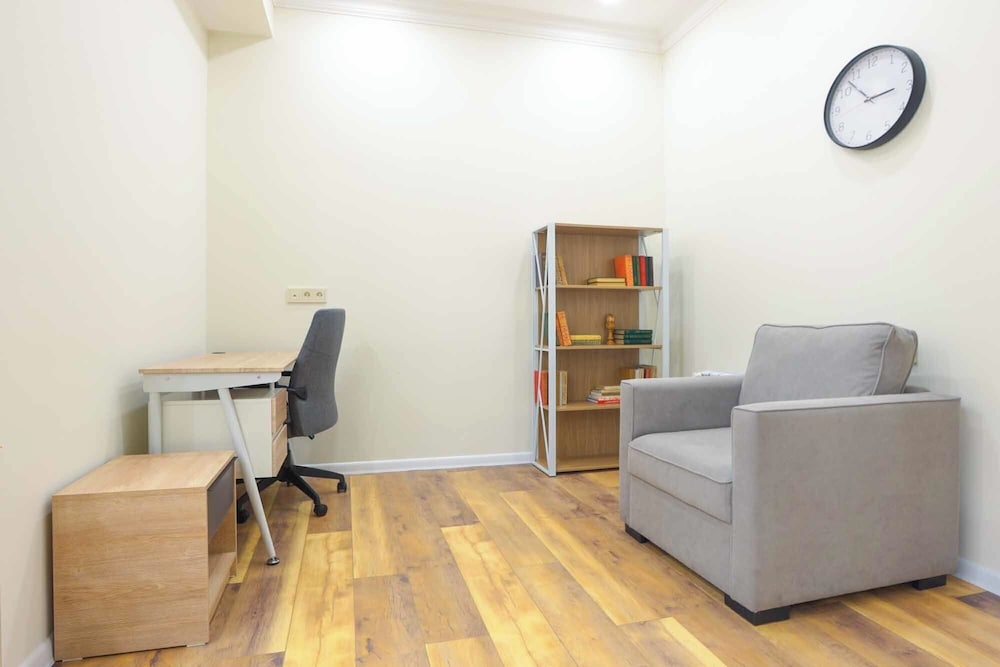 Stay Inn on Yekmalyan St