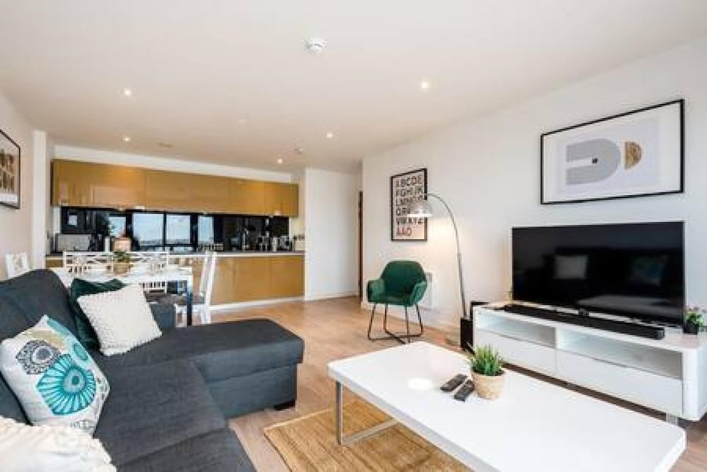 Host Apartments Waterfront Living