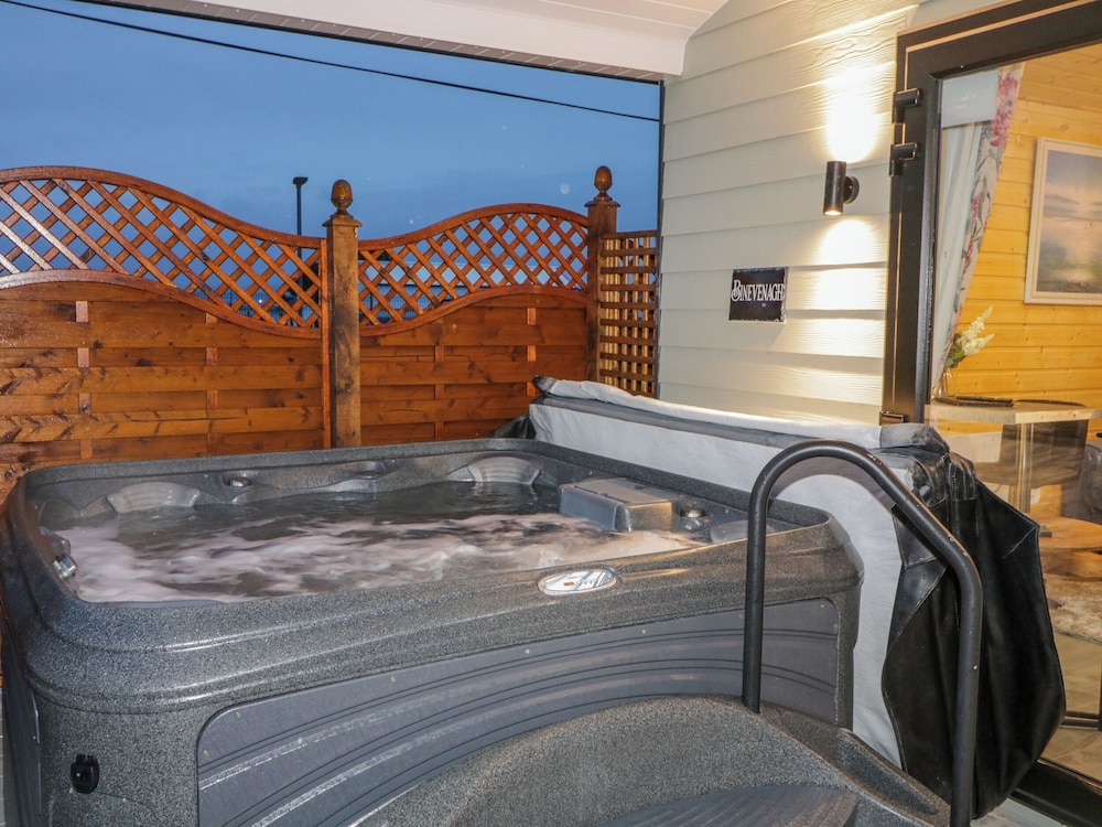Benone Cabin