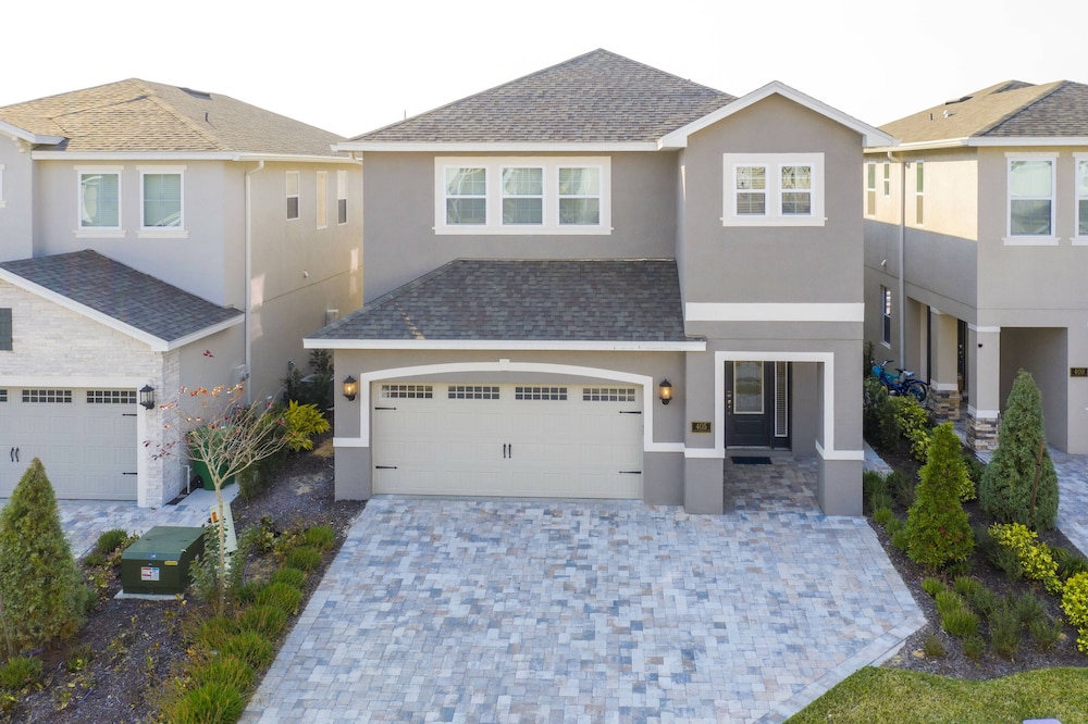 Family Escape With Private Pool & Themed Rooms - Image 3