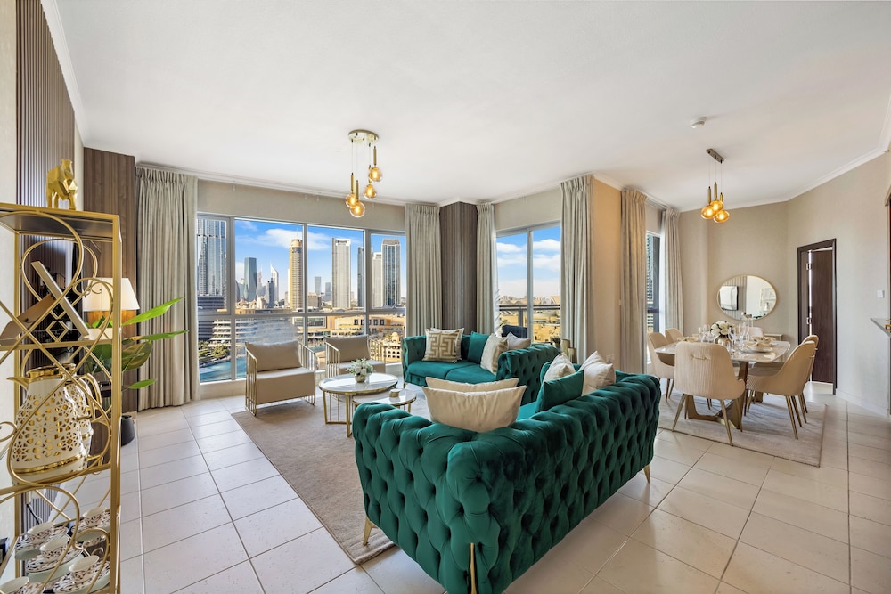 Durrani Homes - Lumina Grand 3BR with Burj khalifa and Fountain Views