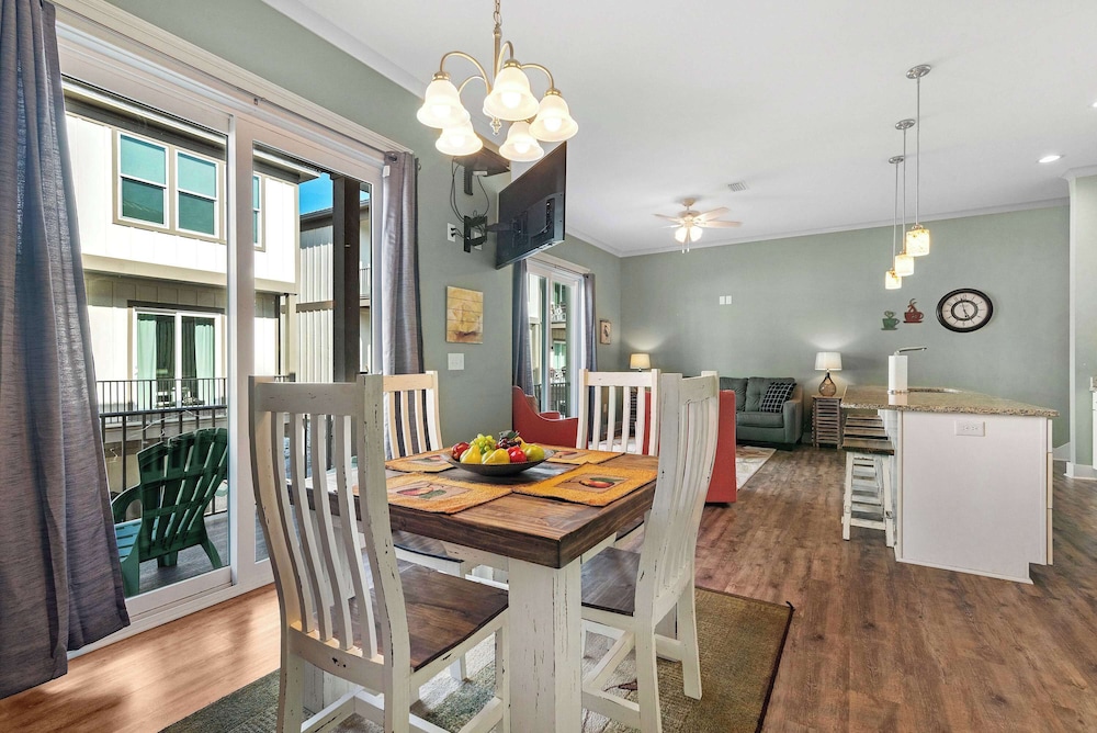 Little Lagoon Cottage for 8 - Free Activities