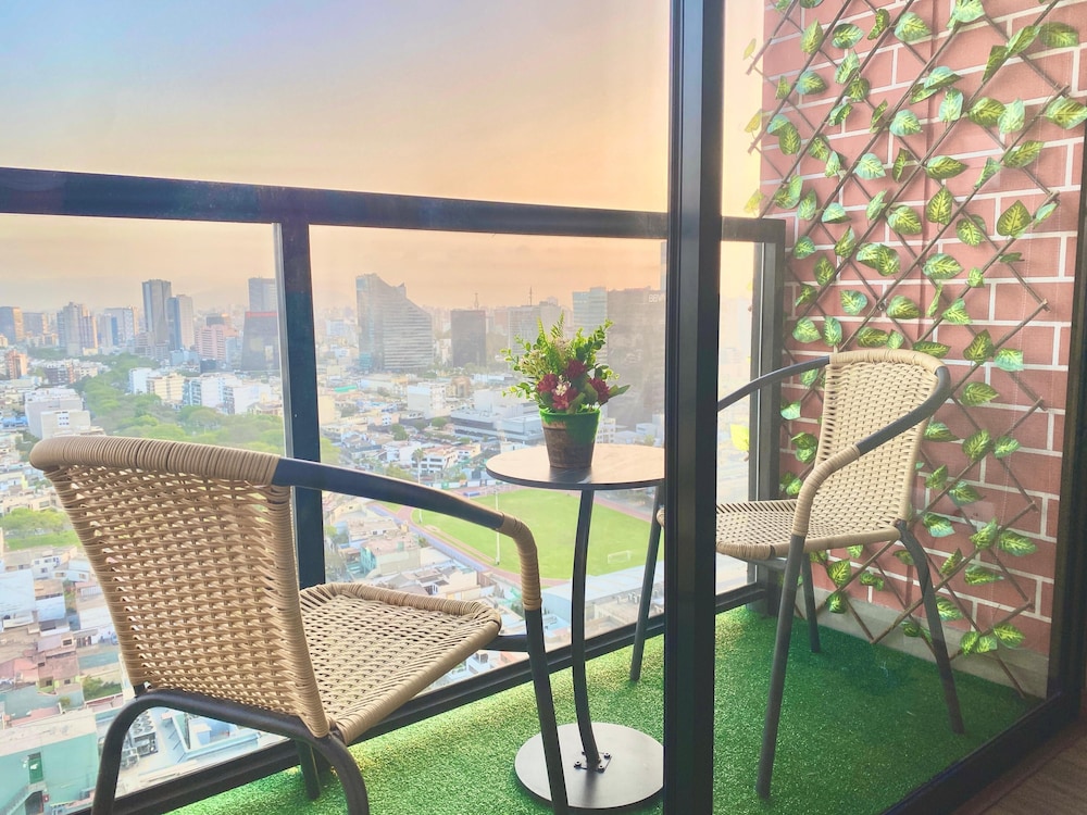 Apartment with San Isidro View (2802)