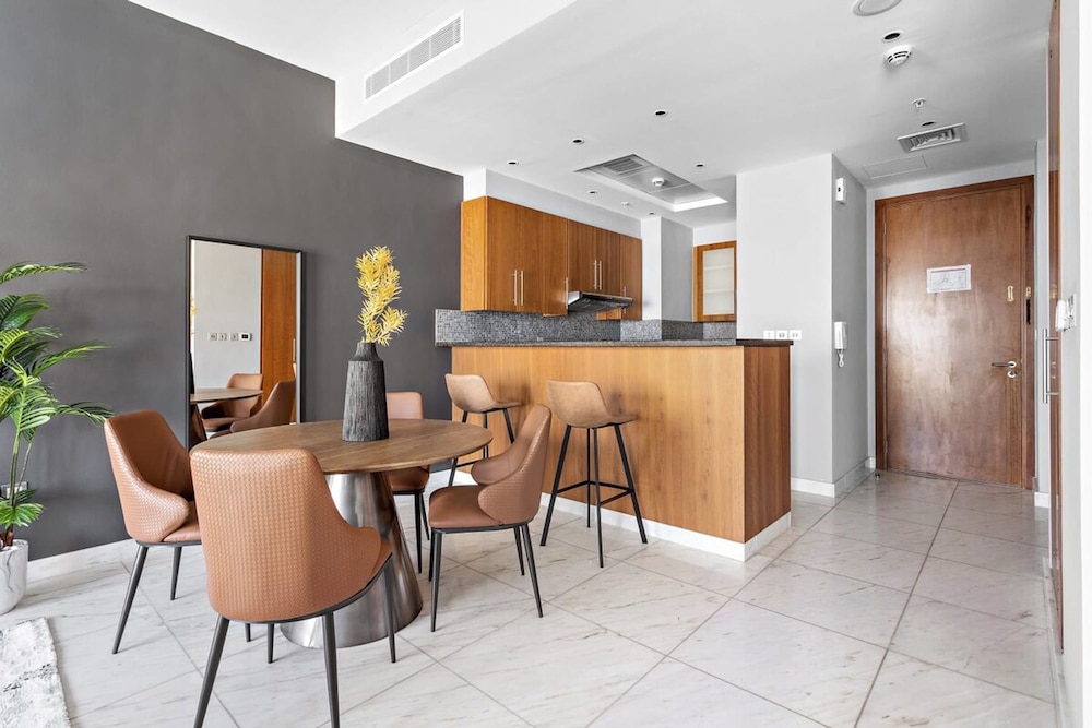 Silkhaus Spacious Central Park Studio