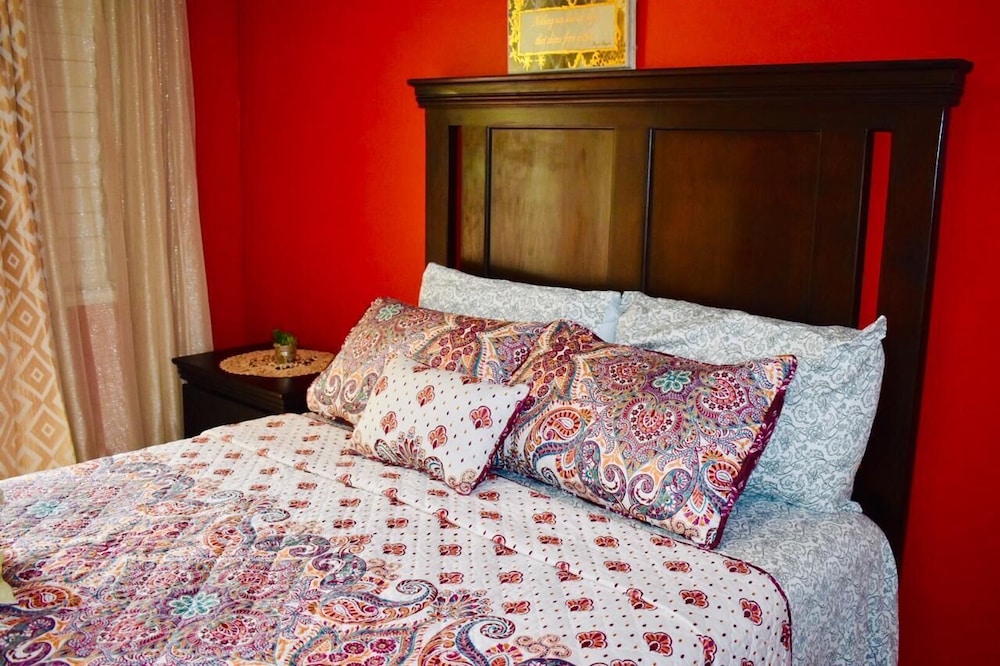 New Kingston Guest Apartment At Chelsea view 4
