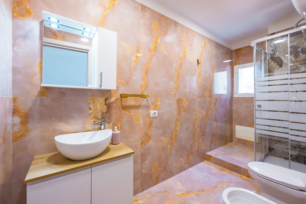 Essentia Home