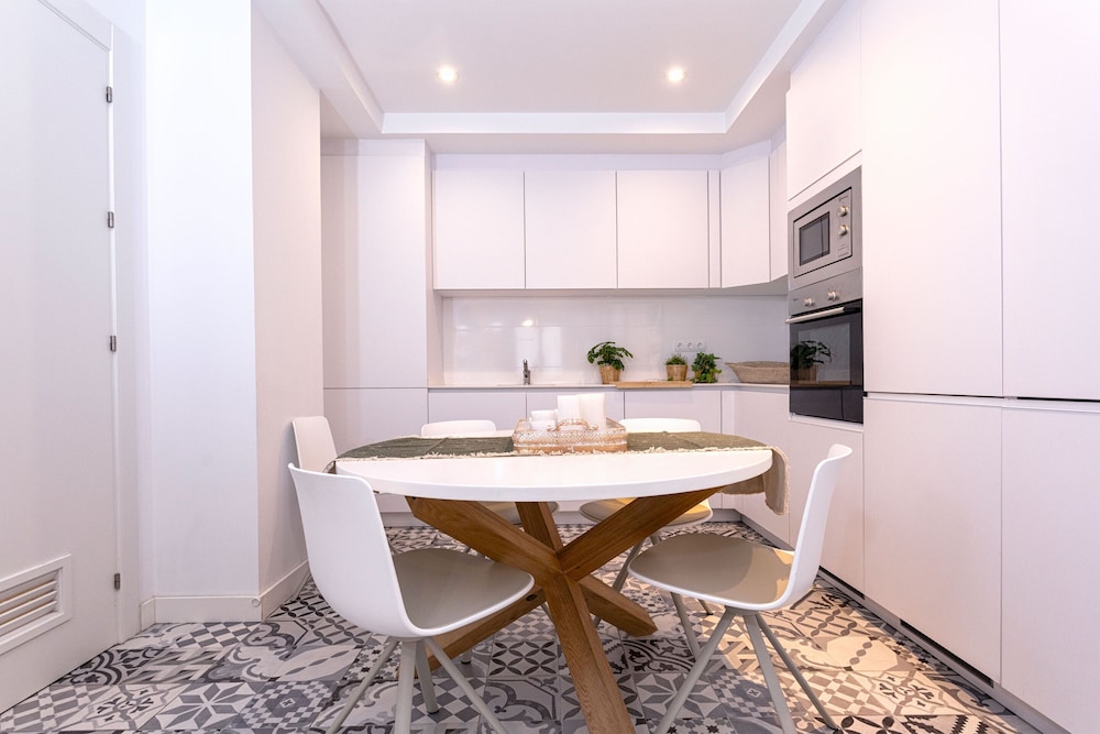 Pretty Two-bedroom Apartment Near the Cathedral Zacatin 203