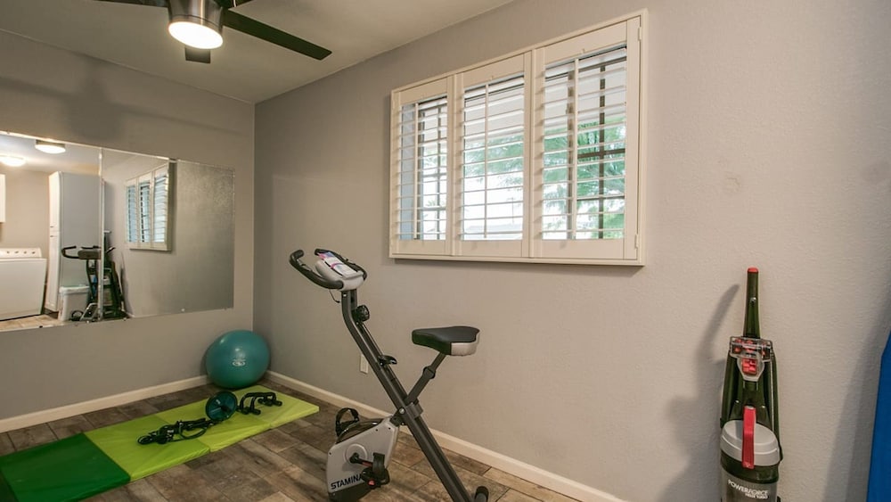 Modern Chic Old Town Scottsdale Home W/pool & Gym!